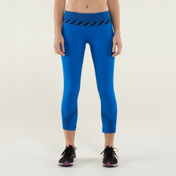 Lululemon Athletica Blue Leggings Performance Fit INSPIRE CROP 2 - Picture 1 of 7